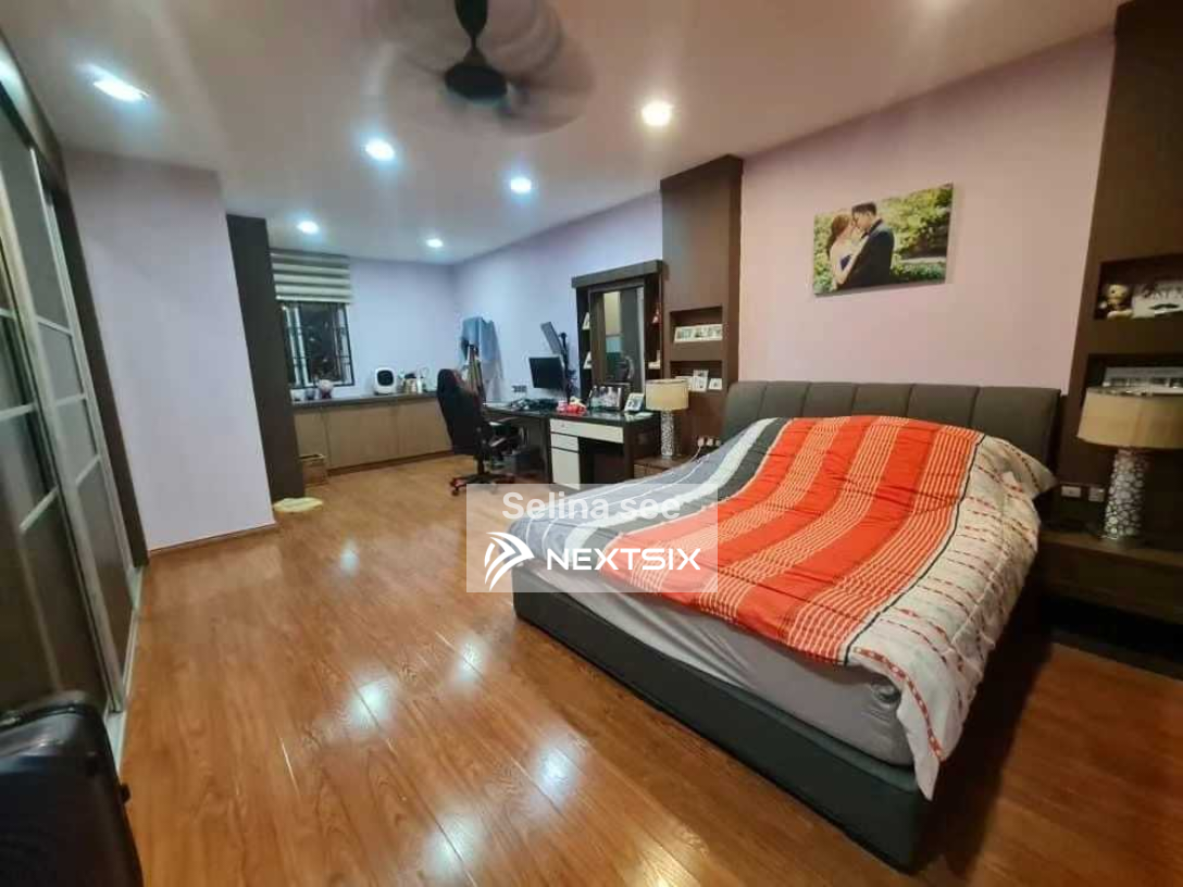 Semi-detached House For Sale in Bandar Bukit Tinggi Selangor - Image 5