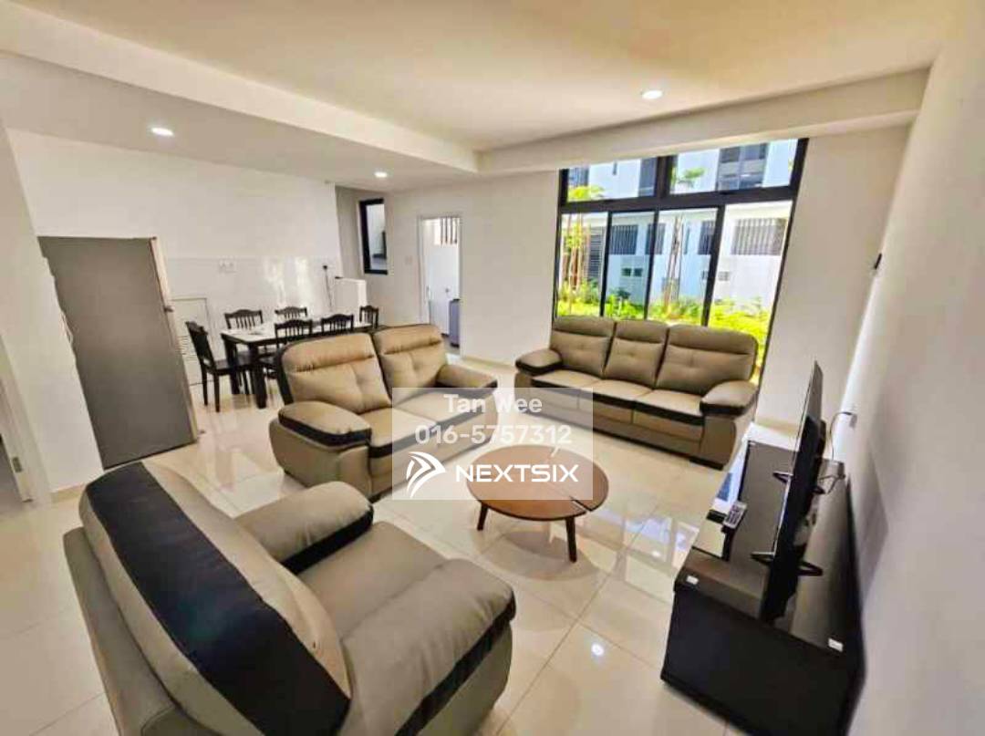 Brand New Fully furnished Alyvia Residence Townhouse 2 minutes to Tunku Putra