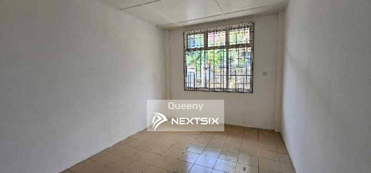 1-sty Terrace/Link House For Rent in Kota Samarahan Sarawak - Image 5