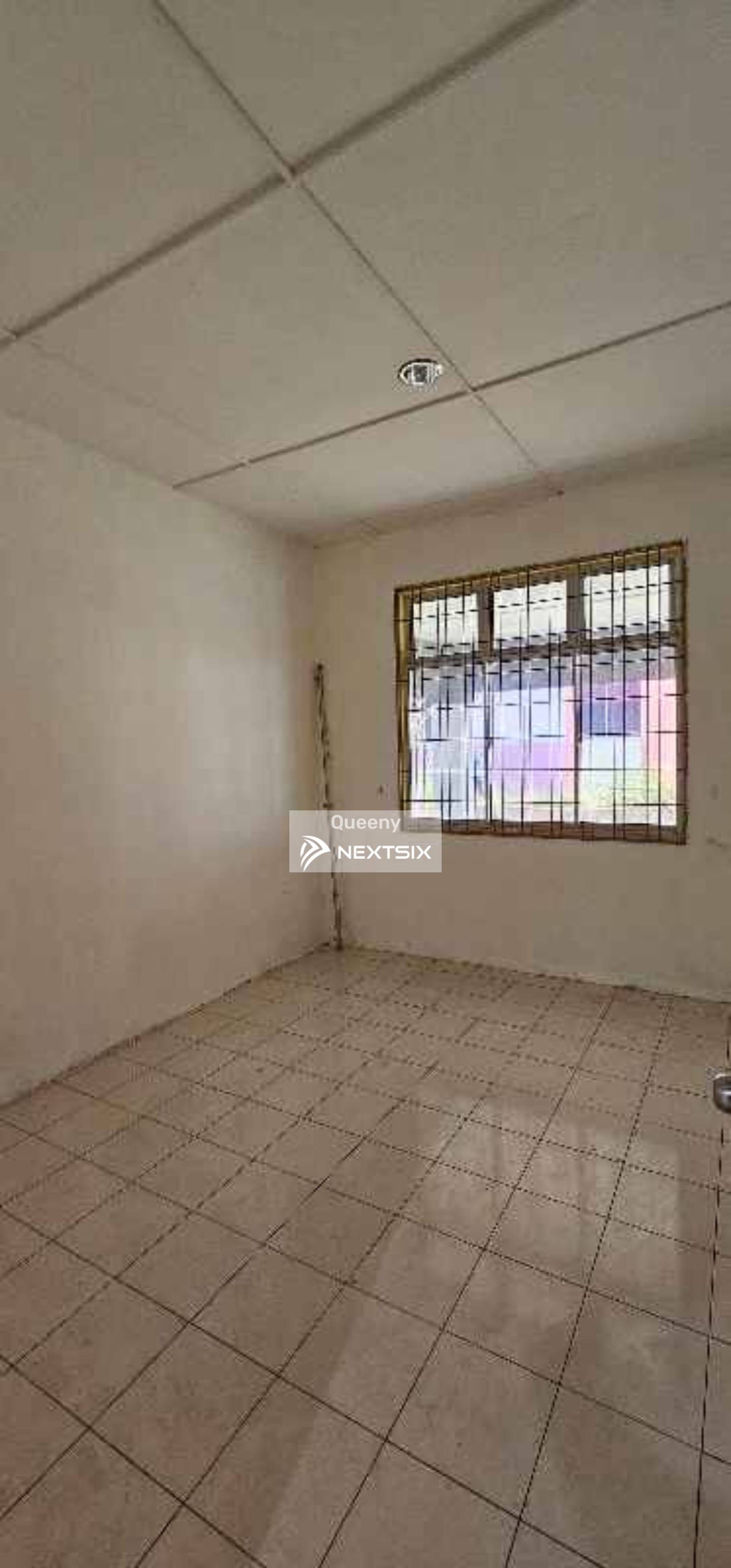 1-sty Terrace/Link House For Rent in Kota Samarahan Sarawak - Image 8