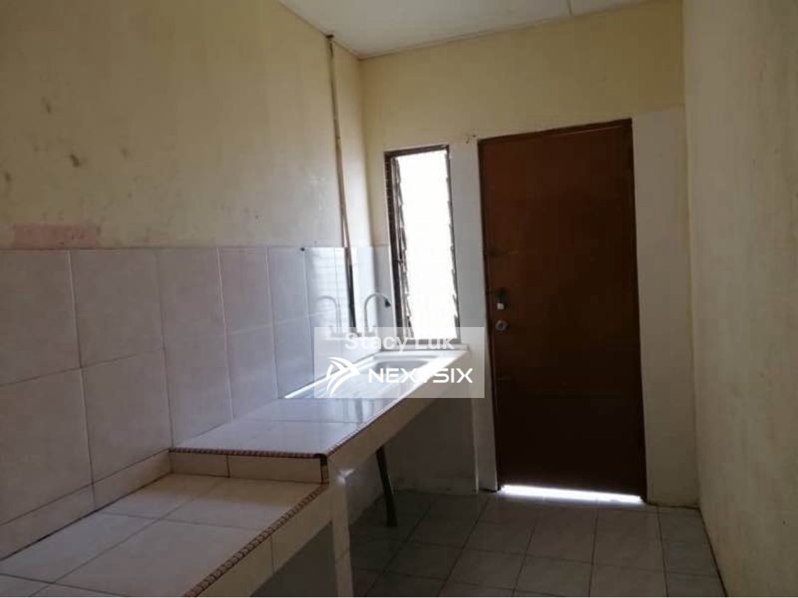 1-sty Terrace/Link House For Sale in Kuching Sarawak - Image 5