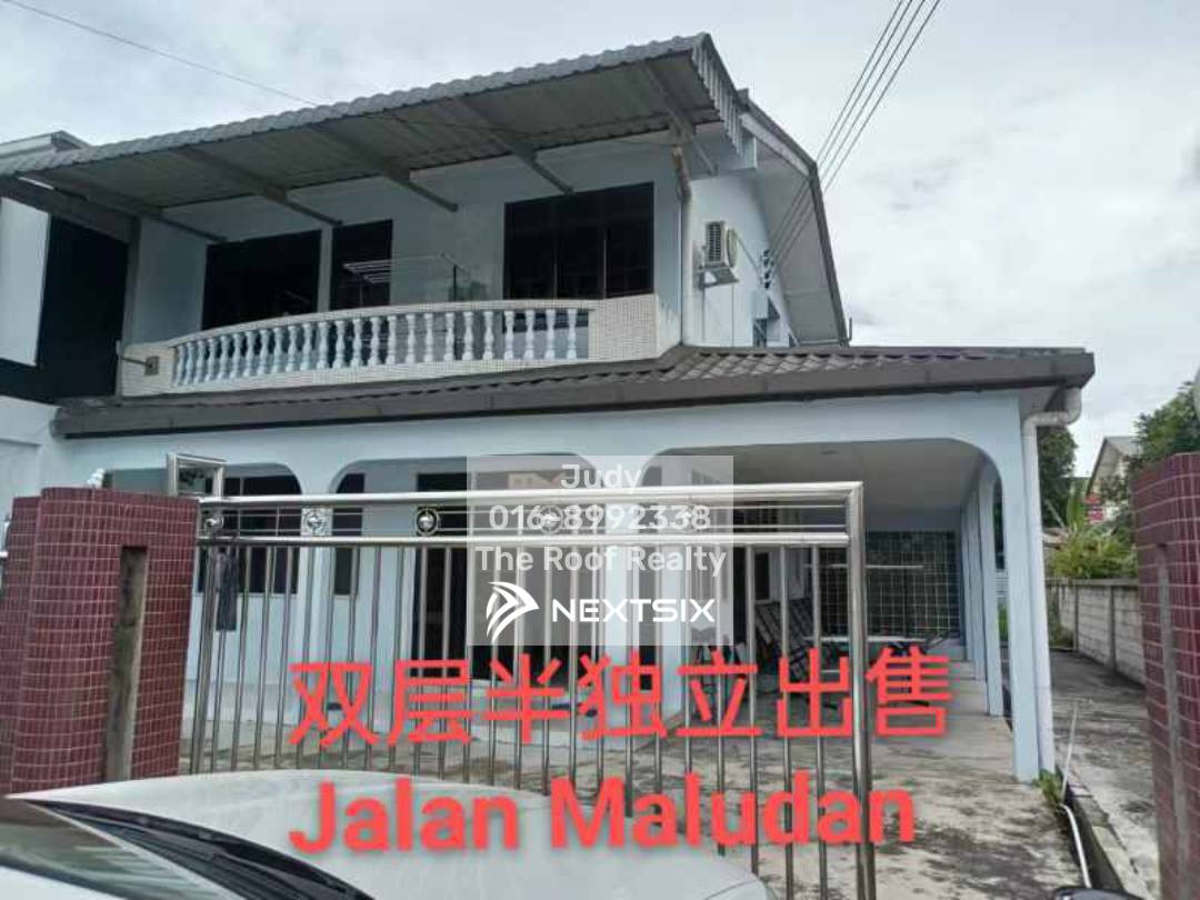 Semi-detached House For Sale in Sibu Sarawak