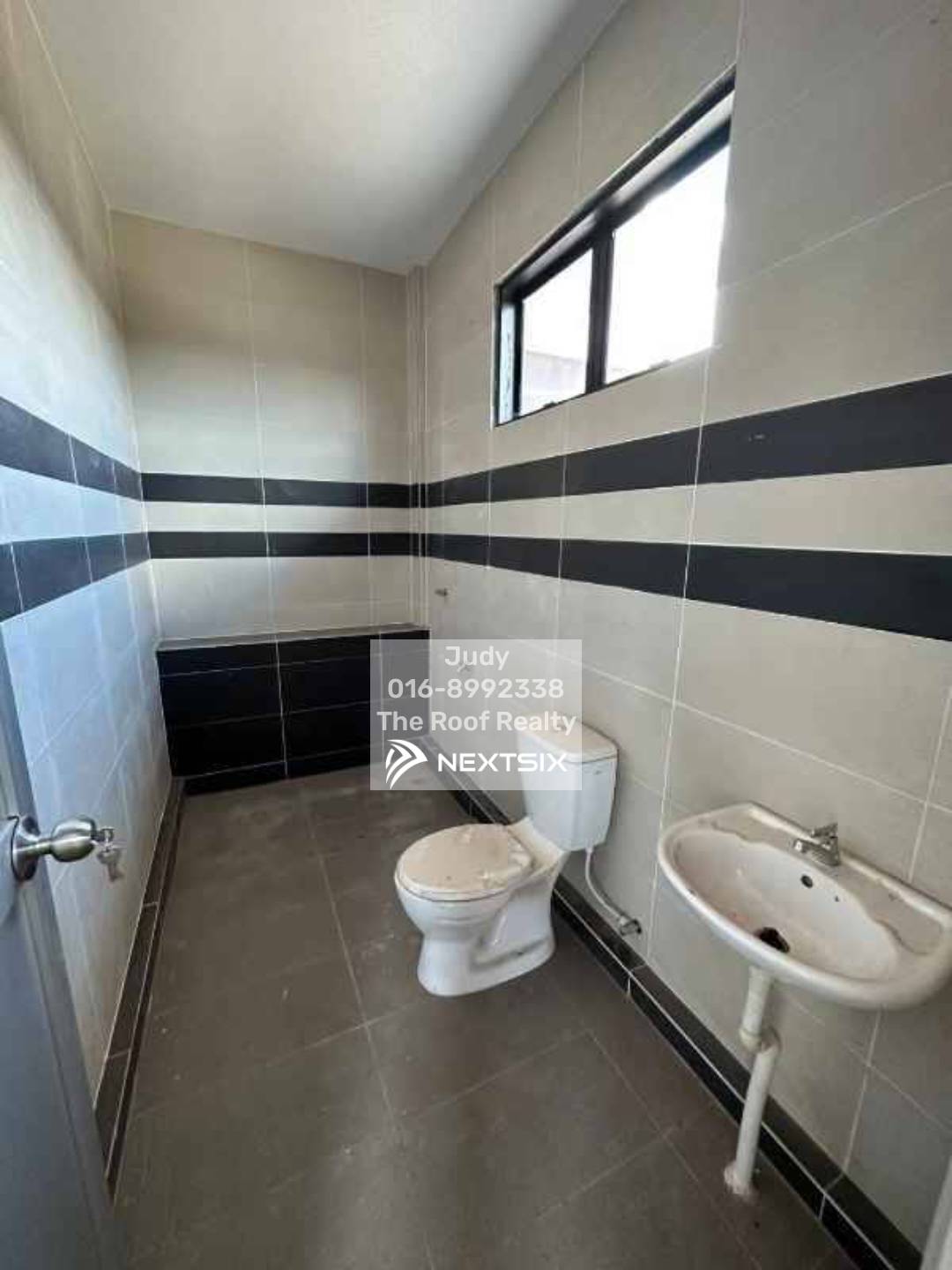 Semi-detached House For Sale in Sibu Sarawak - Image 8
