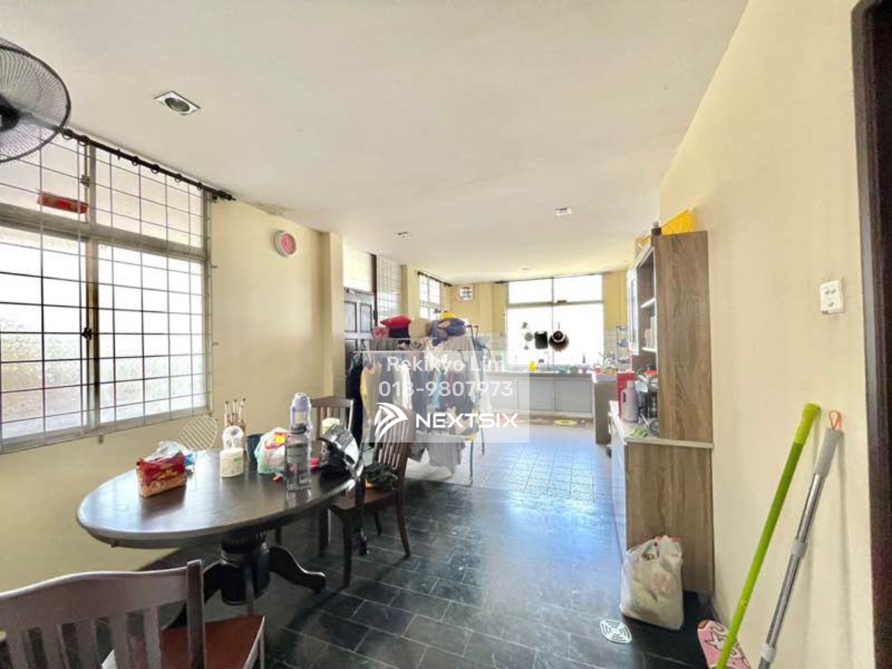 Semi-detached House For Sale in Kuching Sarawak - Image 8
