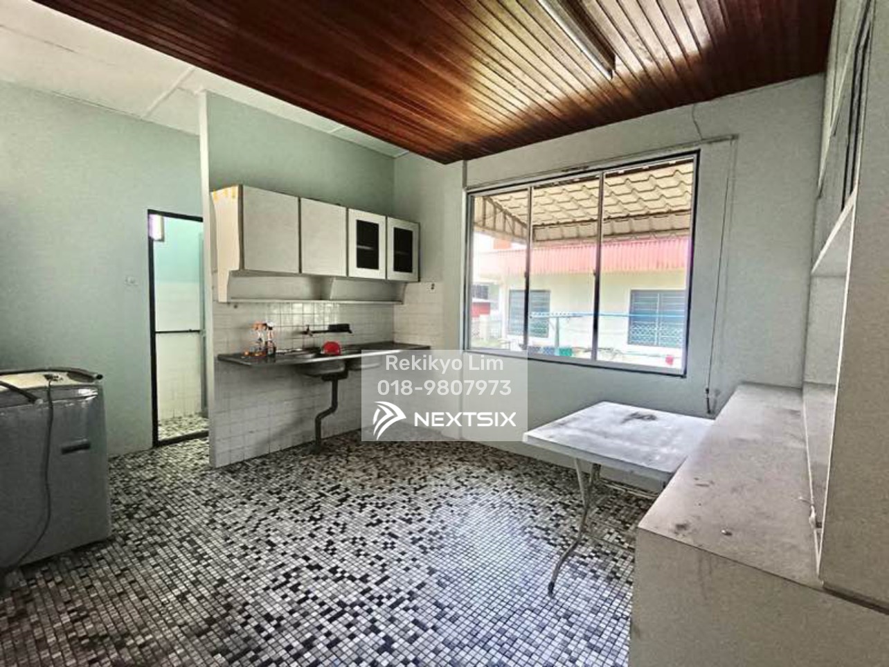 Semi-detached House For Rent in Kuching Sarawak - Image 7