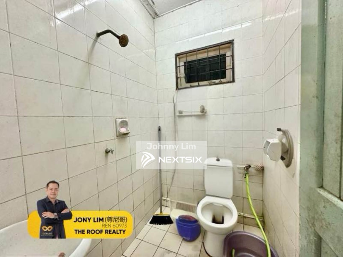 1-sty Terrace/Link House For Sale in Kuching Sarawak - Image 4