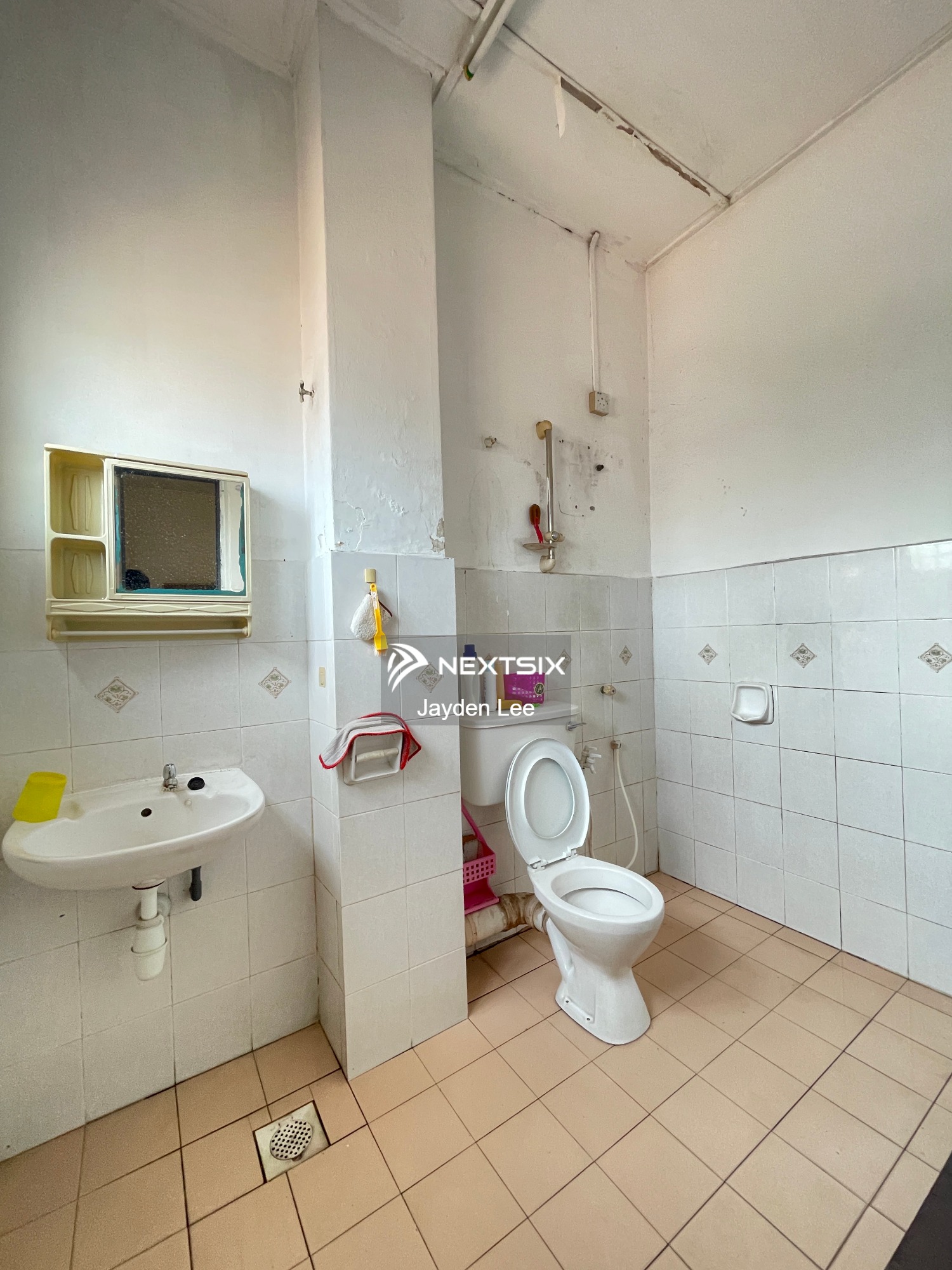 2-sty Superlink House For Sale in Klang Selangor - Image 9