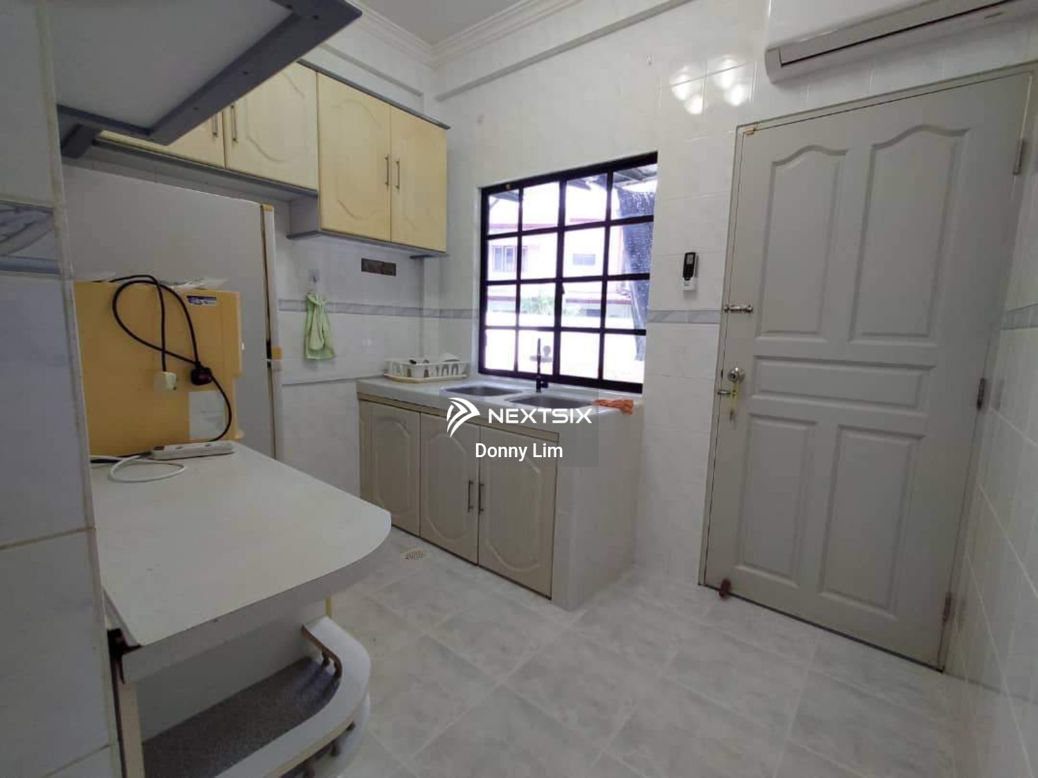 Semi-detached House For Sale in Kuching Sarawak - Image 10