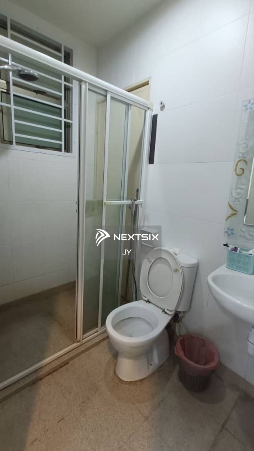 Semi-detached House For Sale in Skudai Johor - Image 7
