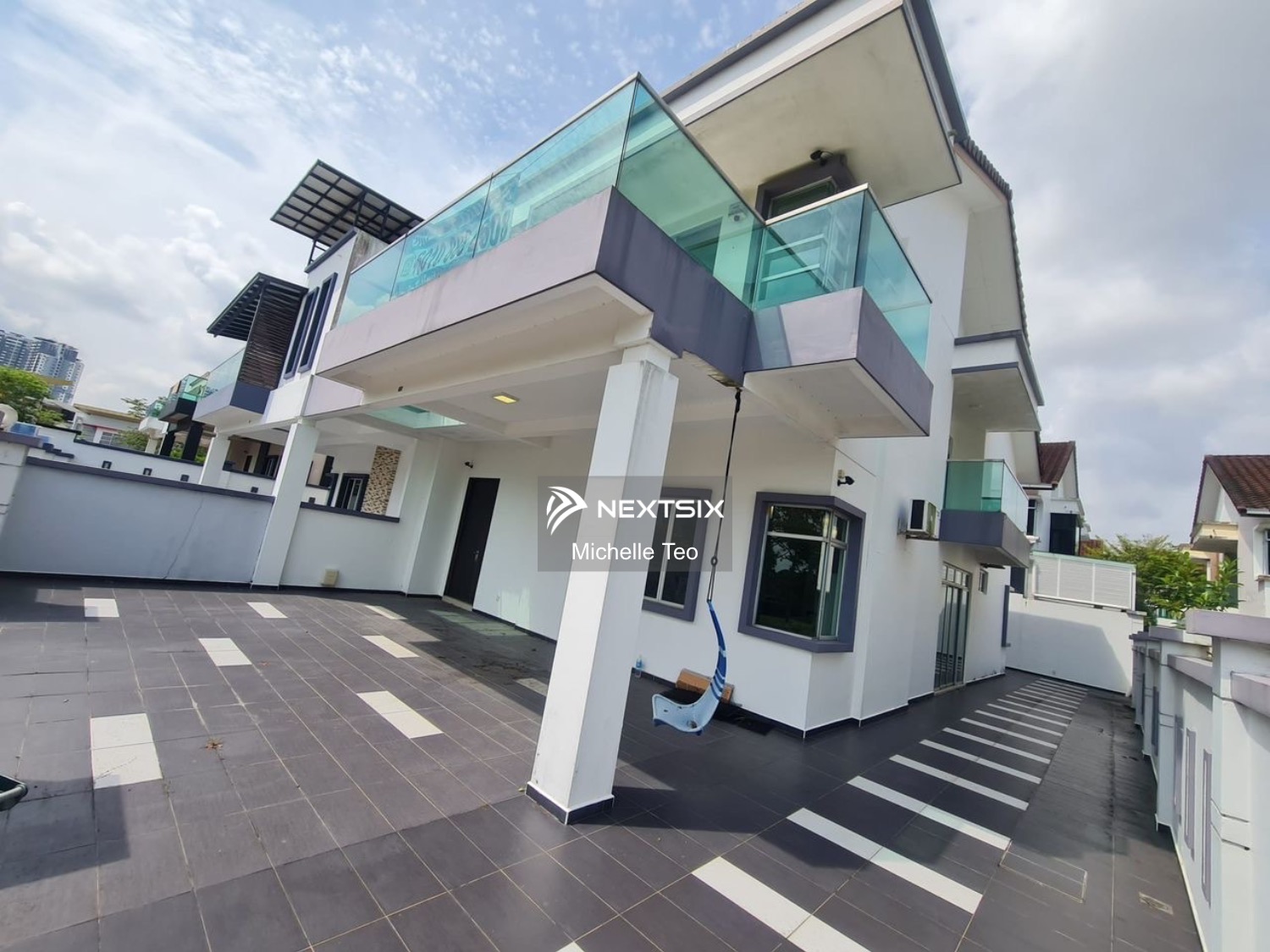 Semi-detached House For Sale in Setia Tropika Johor - Image 3