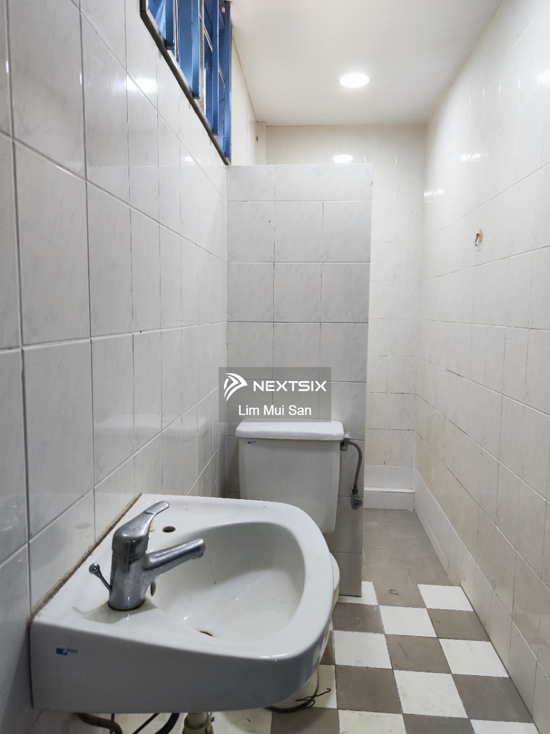 Semi-detached House For Sale in Kuching Sarawak - Image 11