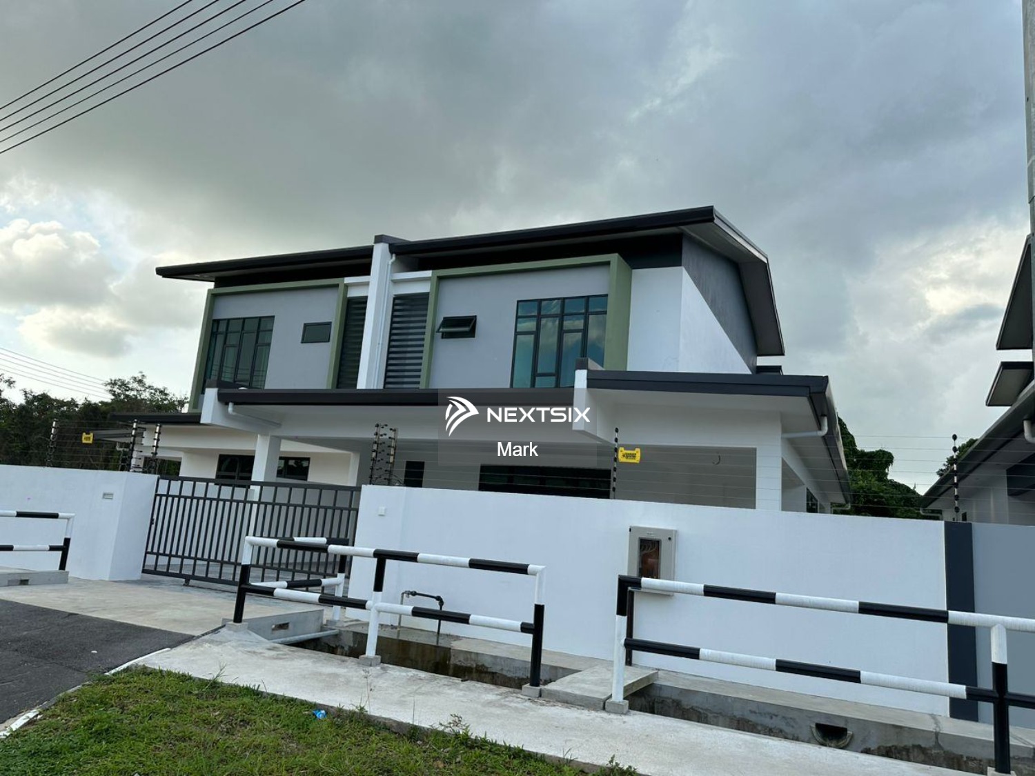 Semi-detached House For Sale in Kuching Sarawak