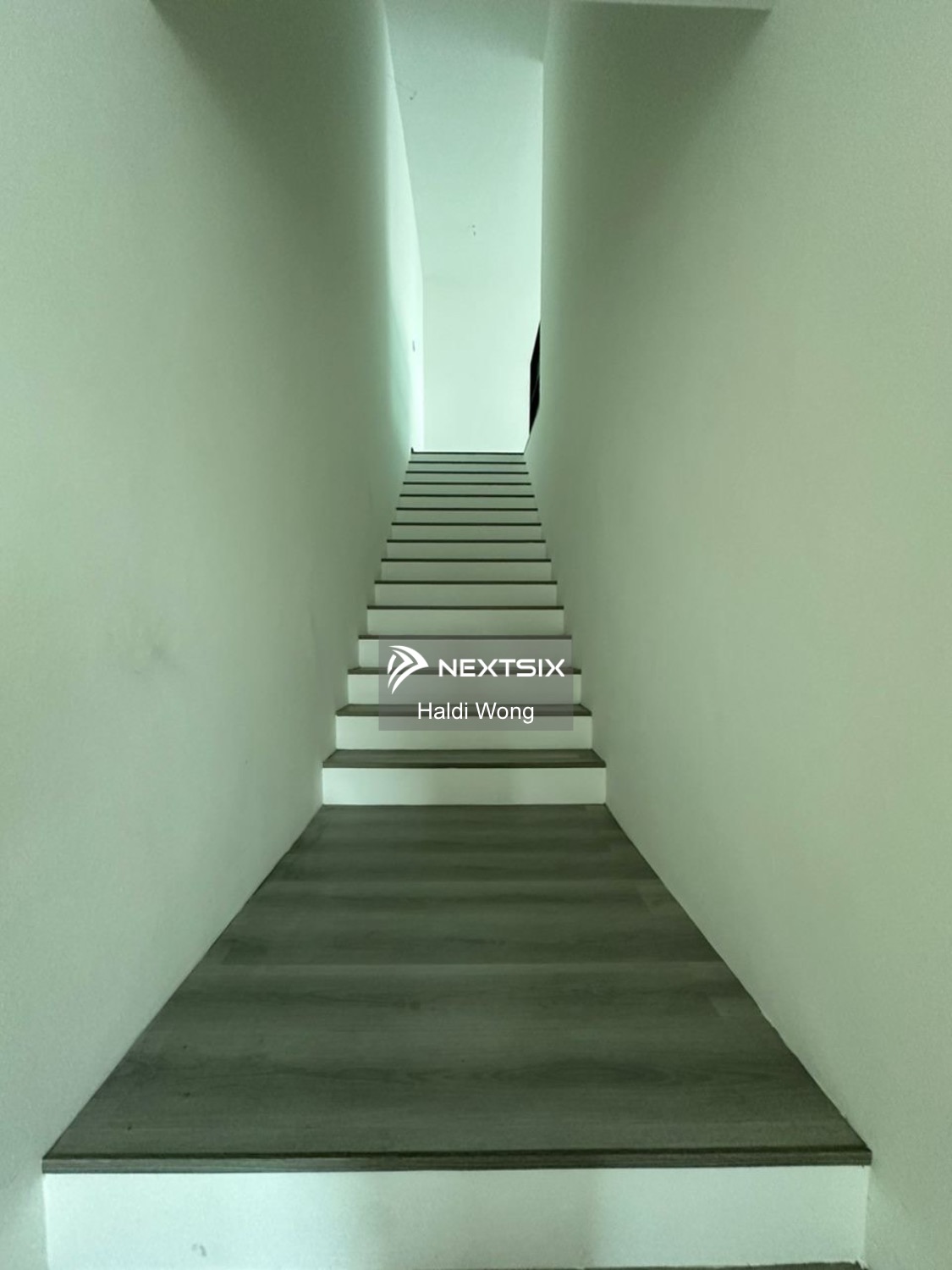 Semi-detached House For Sale in Kuching Sarawak - Image 11