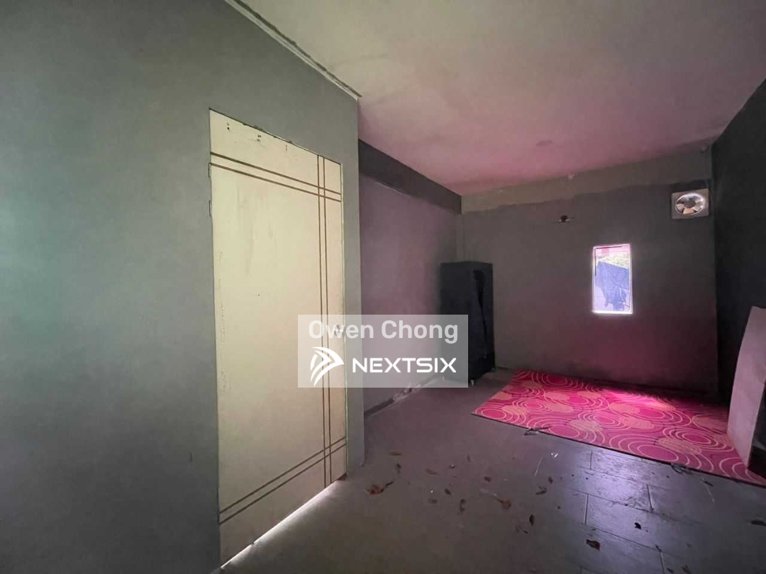 Semi-detached House For Sale in Kuching Sarawak - Image 10