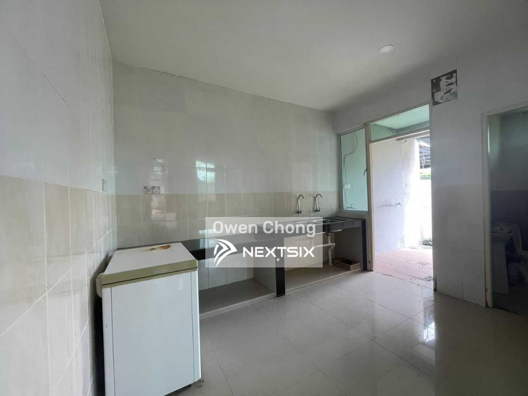 Semi-detached House For Sale in Kuching Sarawak - Image 7