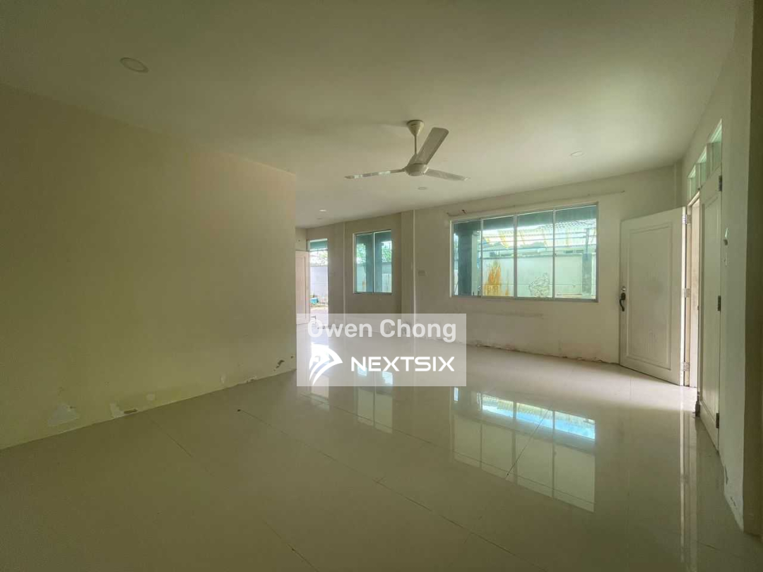 Semi-detached House For Sale in Kuching Sarawak - Image 9