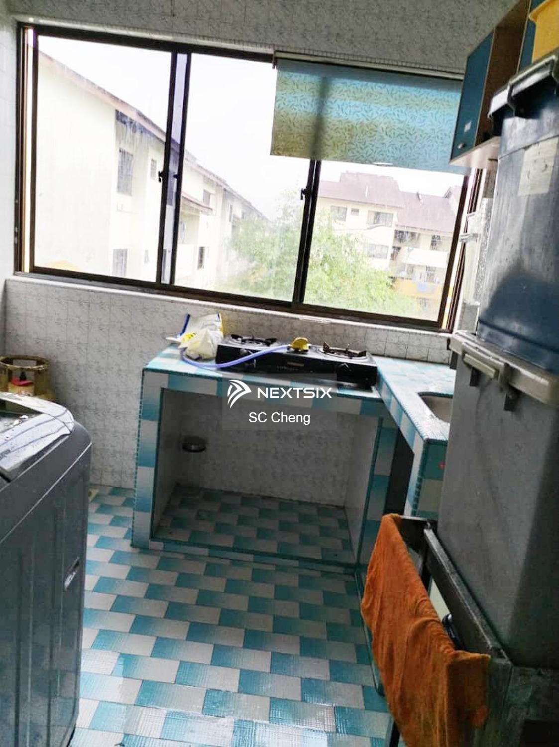 Flat floor plan - Image 10