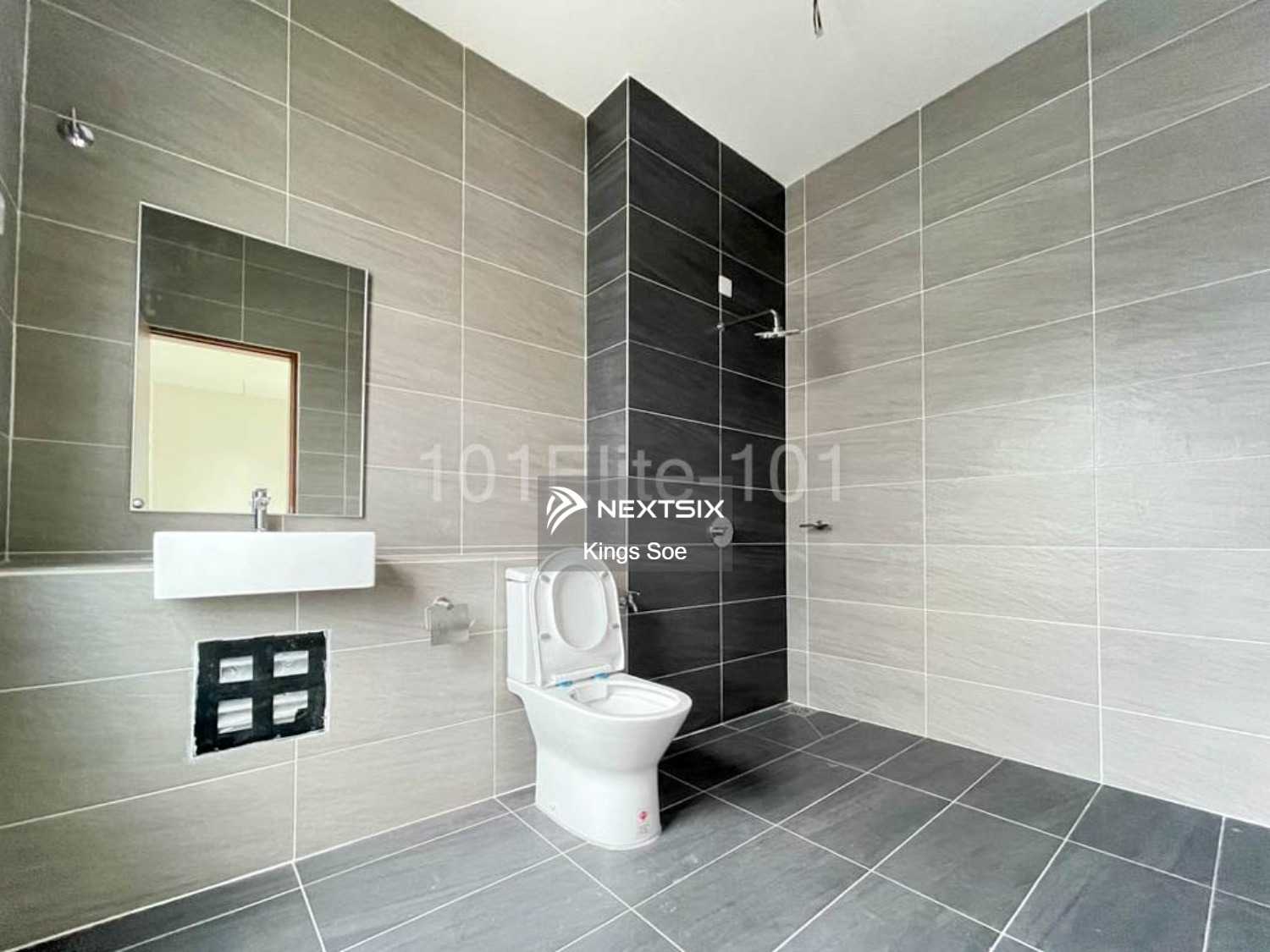 Semi-detached House For Rent in Klang Selangor