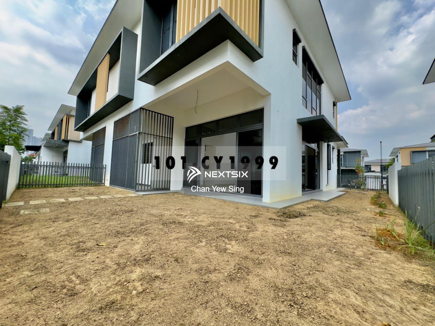 Semi-detached House For Sale in Setia Alam Selangor