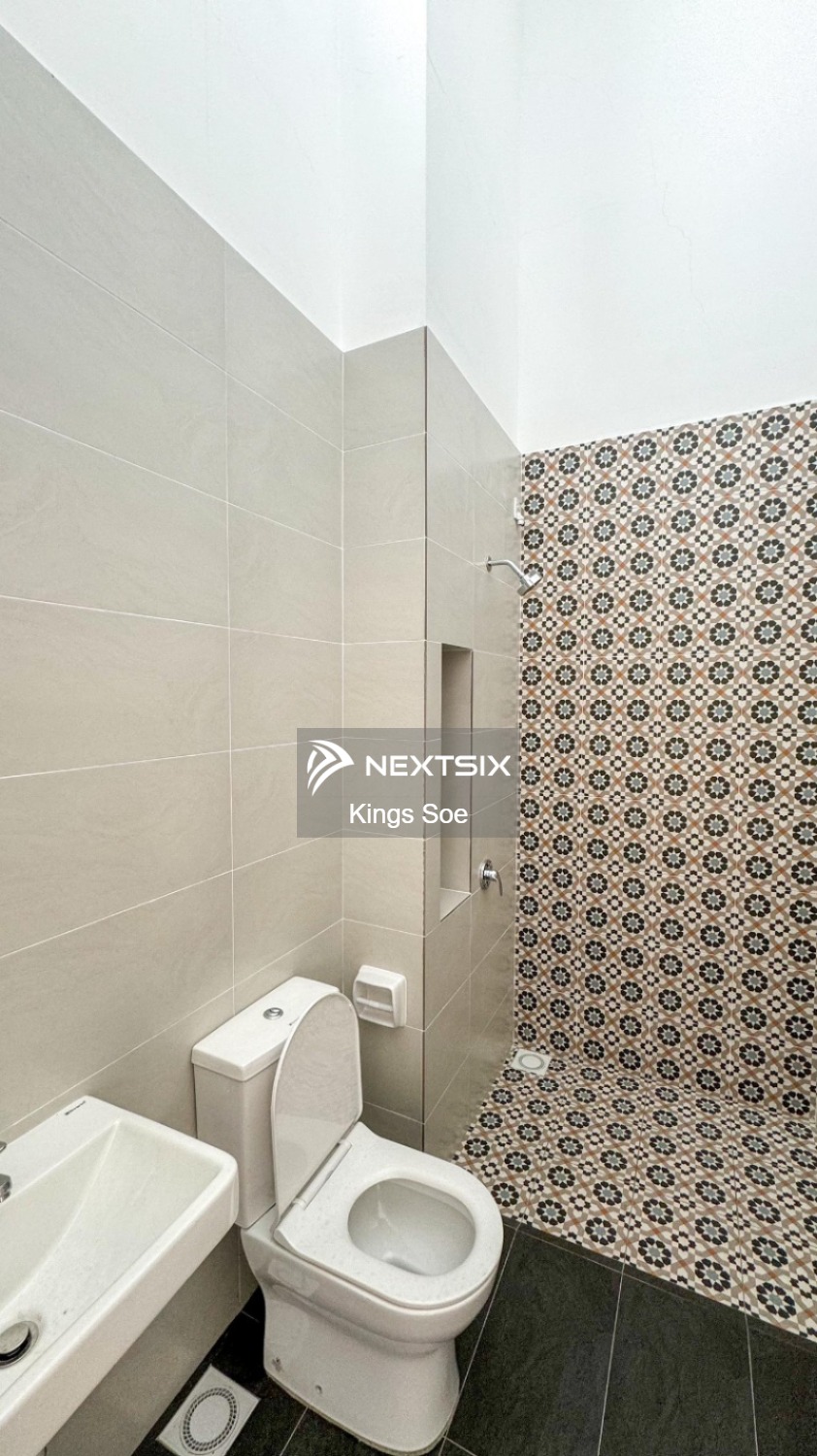 Semi-detached House For Sale in Bandar Puncak Alam Selangor - Image 14