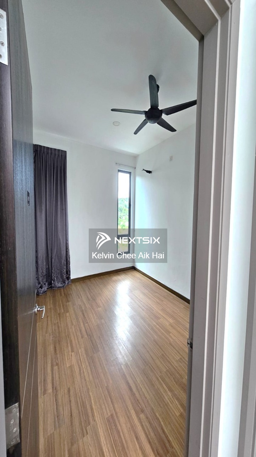 Semi-detached House For Sale in Gelang Patah Johor - Image 10