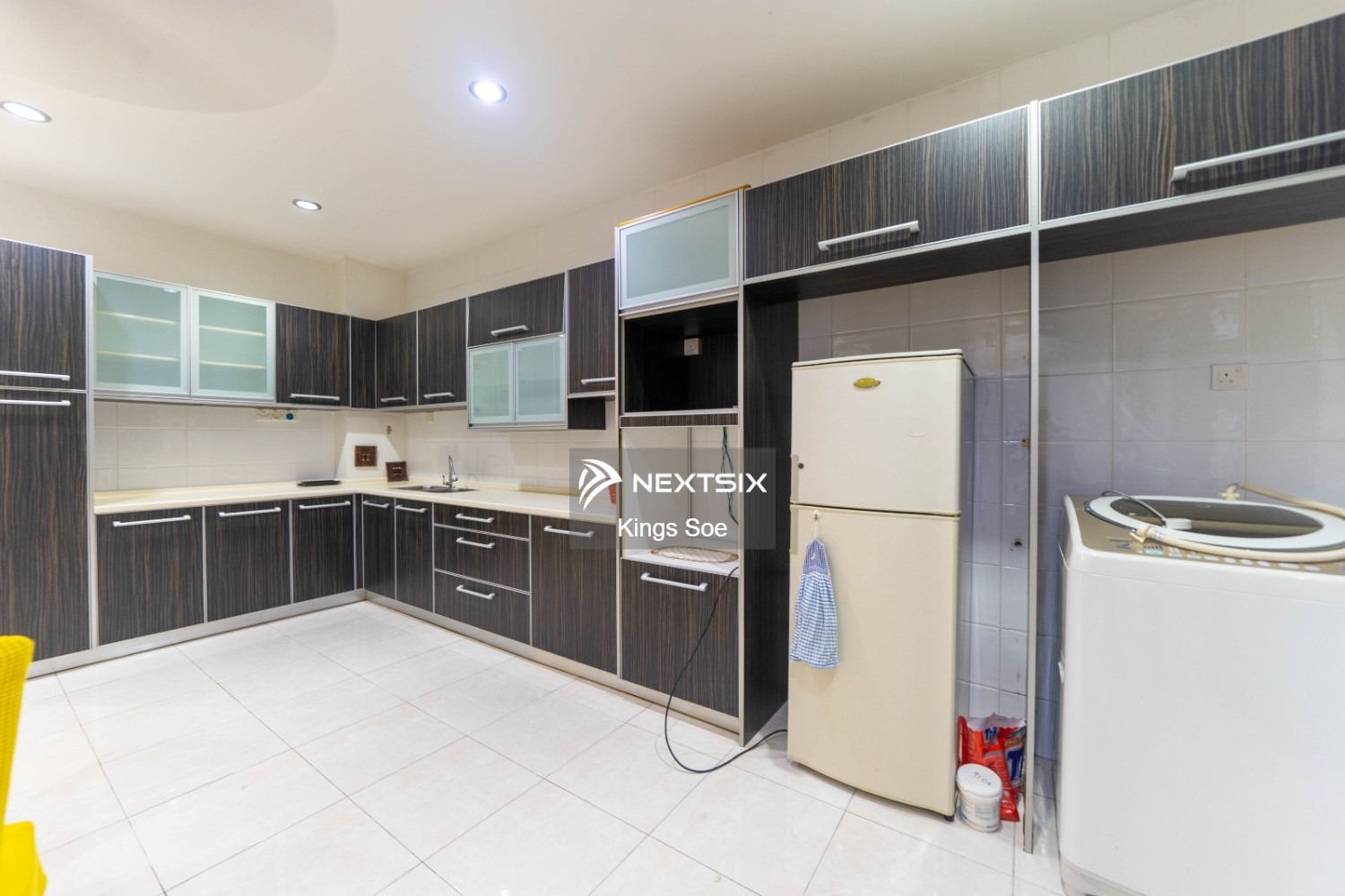 Semi-detached House For Sale in Klang Selangor - Image 8