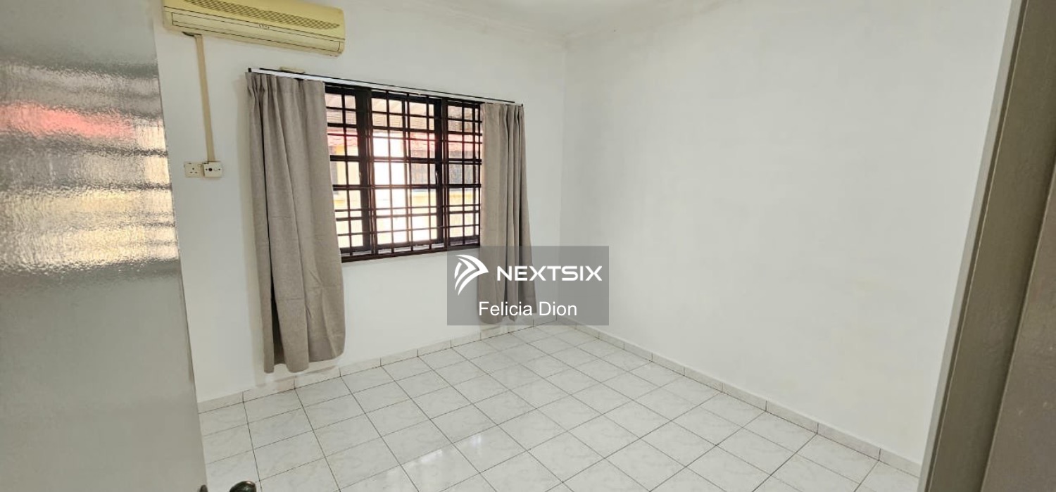 Townhouse For Sale in Melaka City Melaka - Image 11