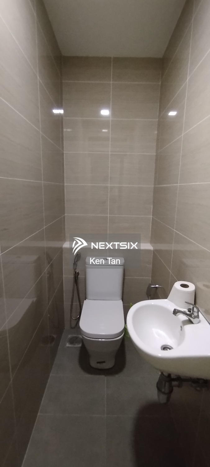 Serviced Residence For Sale in KL City Wilayah Persekutuan Kuala Lumpur - Image 3