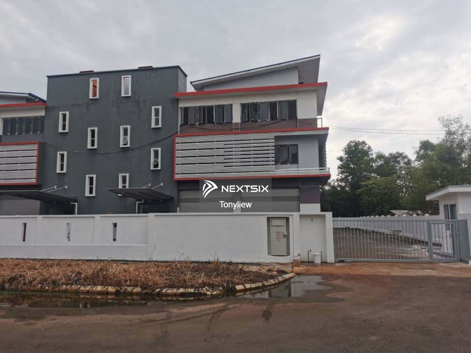 Semi-D Factory For Sale in Rawang Selangor