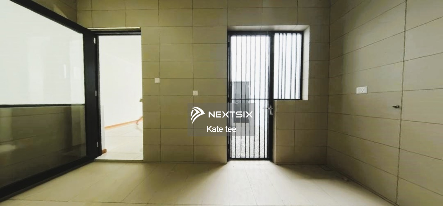 3-sty Terrace/Link House For Sale in Senibong Johor - Image 5