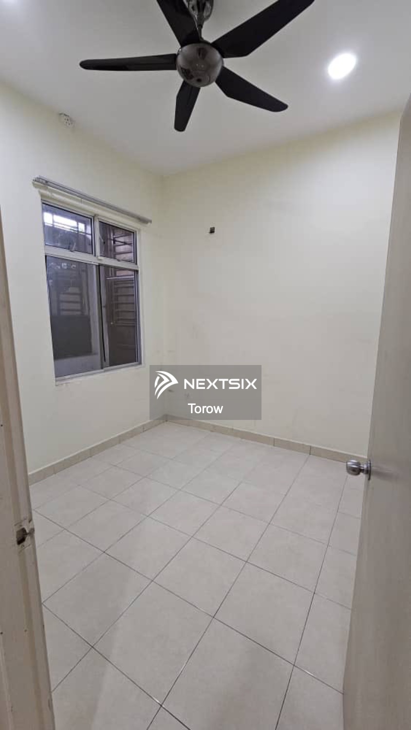 1-sty Terrace/Link House For Sale in Ulu Tiram Johor - Image 5