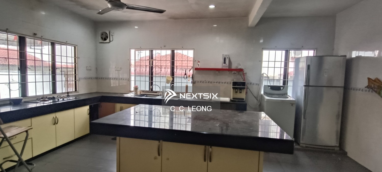 Bungalow For Sale in Bukit Katil Melaka - Image 7