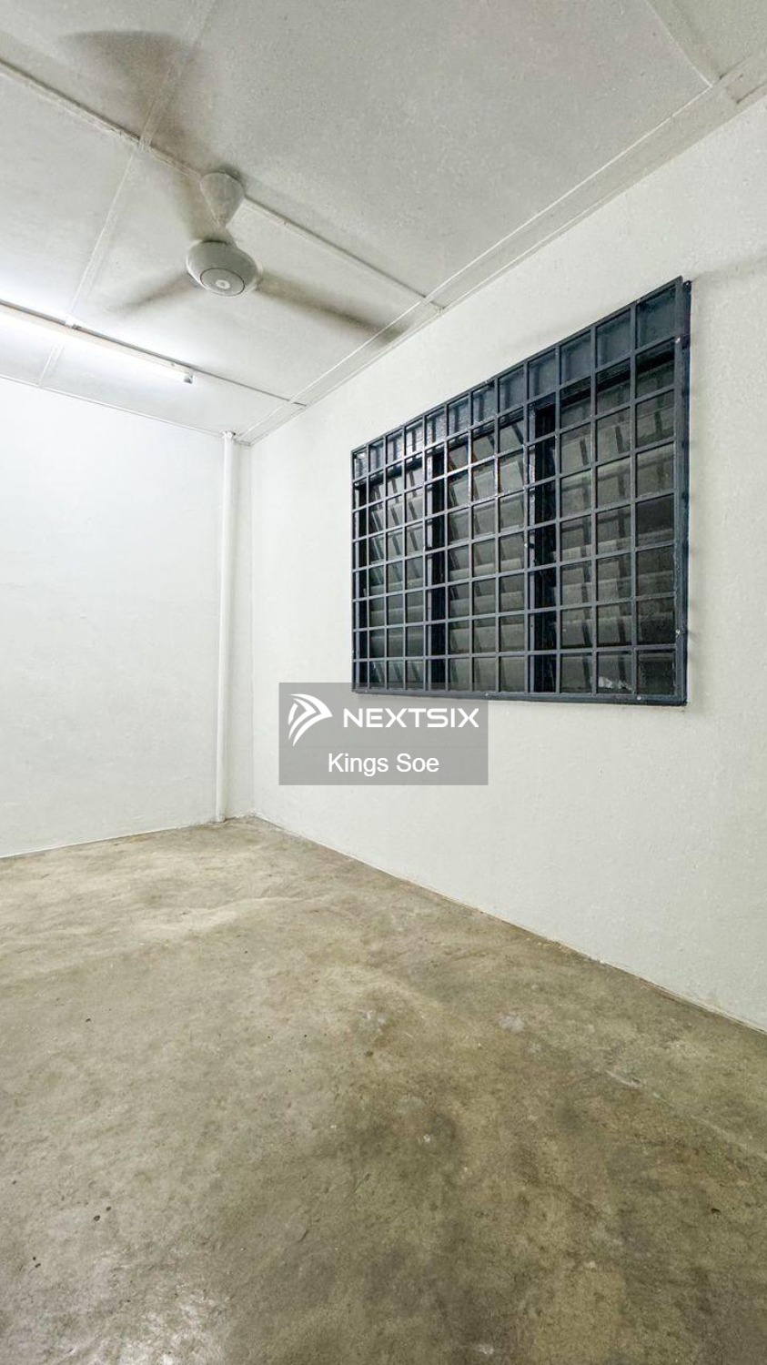 2-sty Terrace/Link House For Sale in Klang Selangor - Image 8