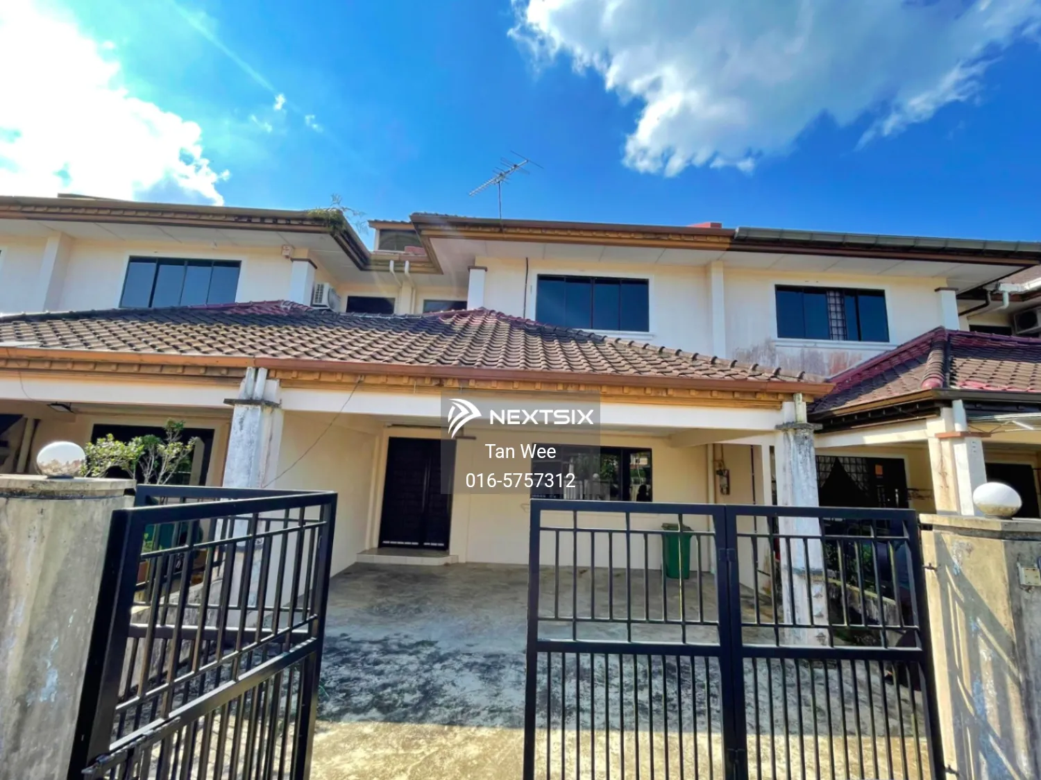 Double storey near boulevard Kuching sarawak for sale