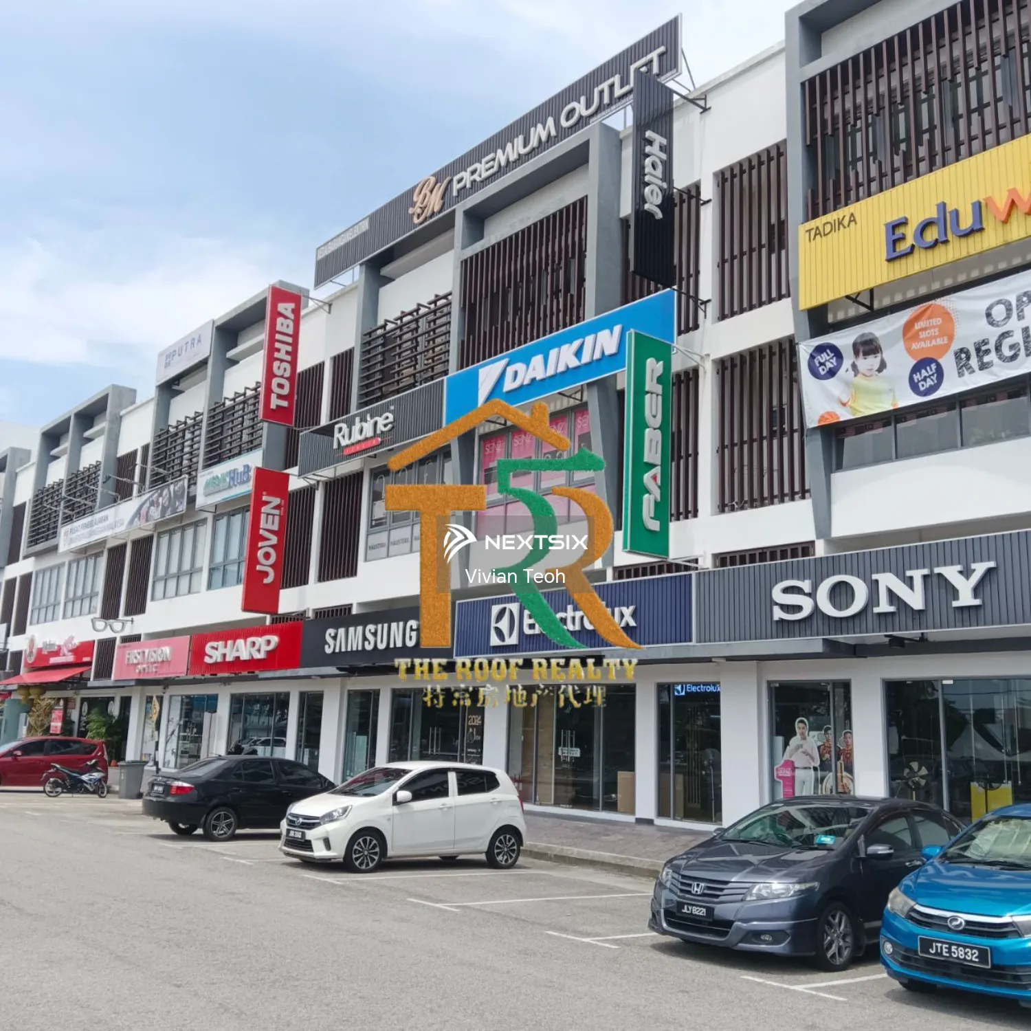 Versis三层楼店屋