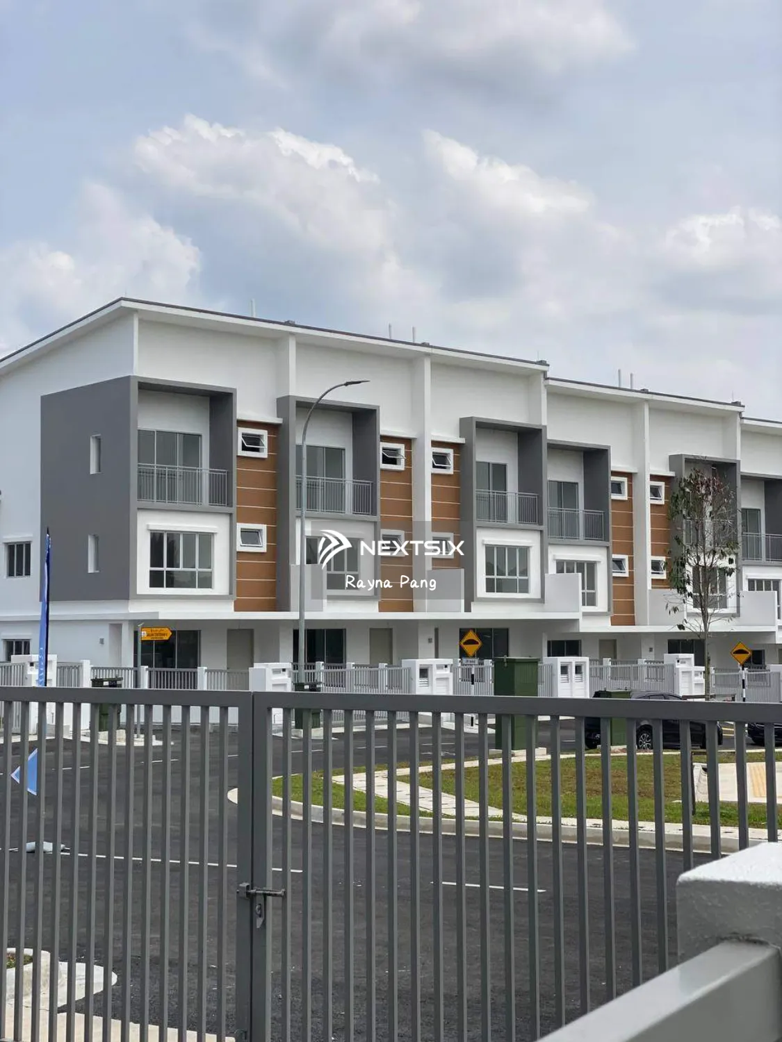 3-sty Terrace/Link House For Sale in Pasir Gudang Johor - Image 2