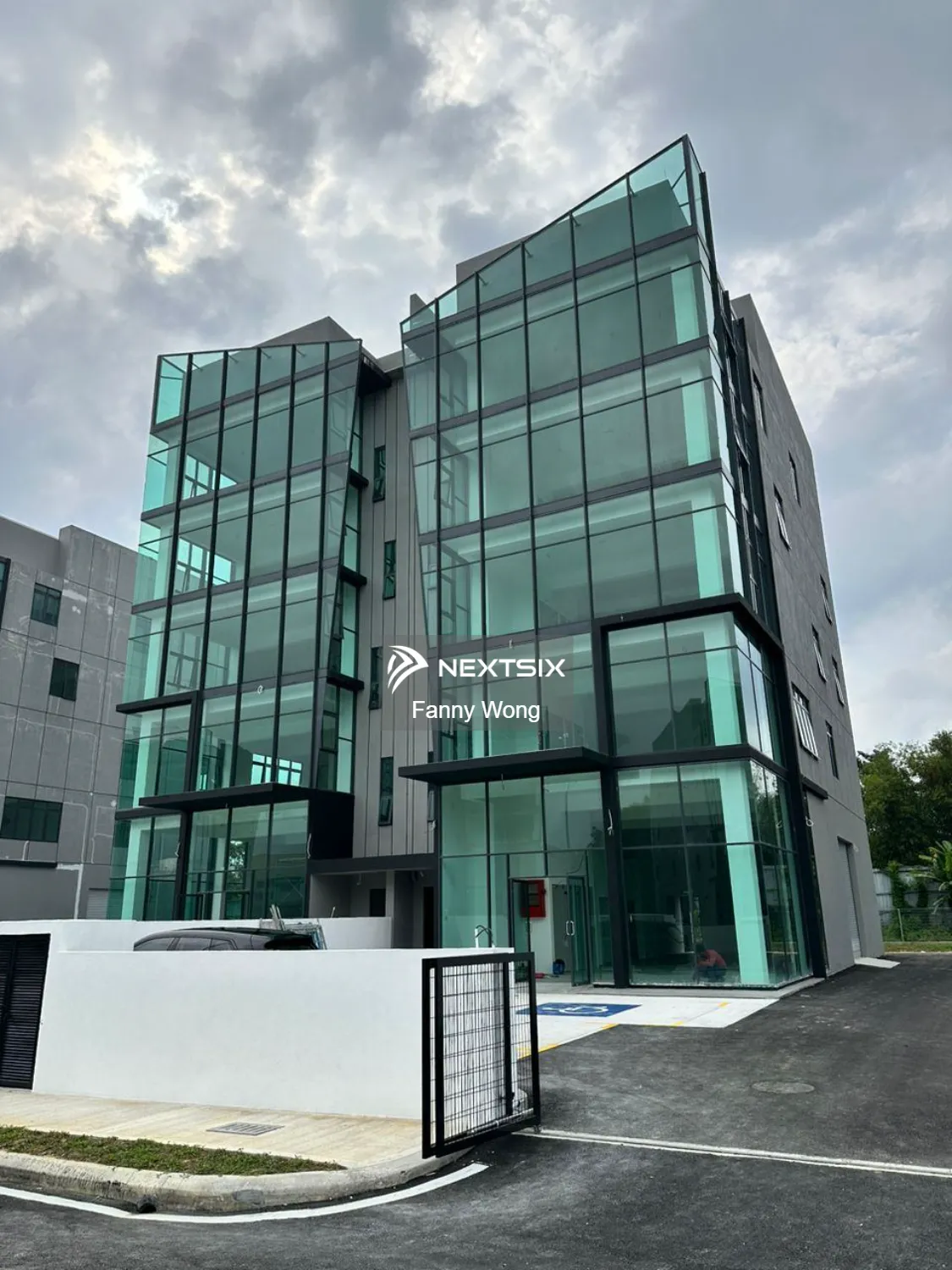 Shah Alam, Glenmarie【4.5 Storey Modern Factory with Lift】