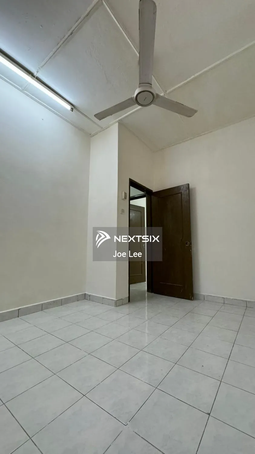1.5-sty Terrace/Link House For Sale in Johor Bahru Johor - Image 4