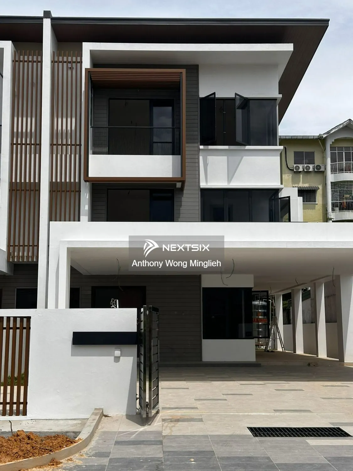 Taman Lifo Kolombong 3 Storey Semi Detached