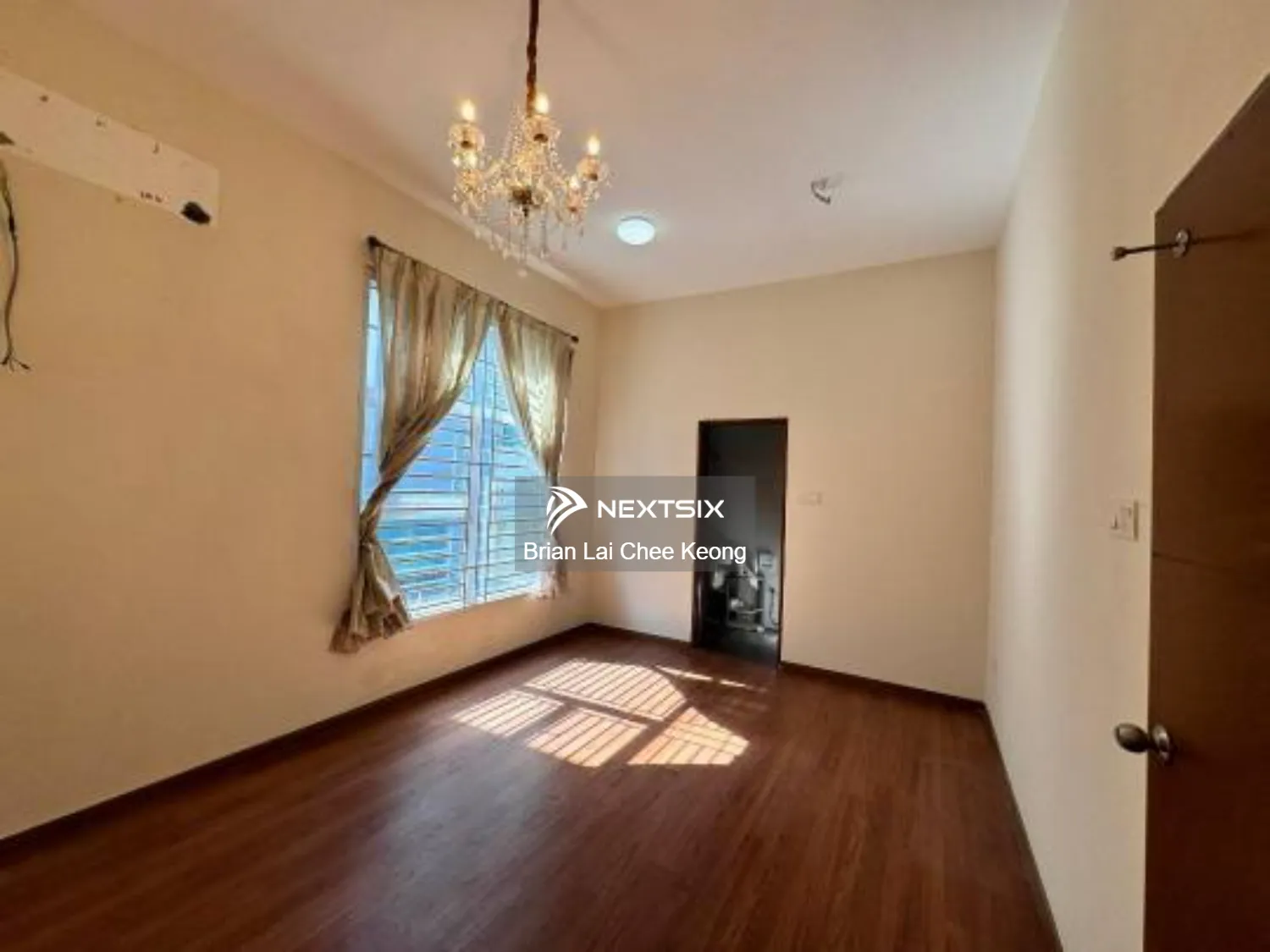 3 Storey @ Taman Austin Height / Partial Furnish / Spacious Living