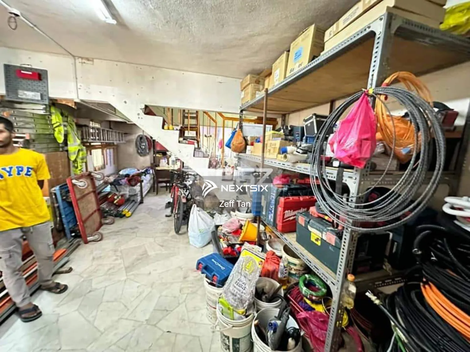 Sri Muda Sek 25 Shah Alam 3 Storey House Full Loan Good Condition