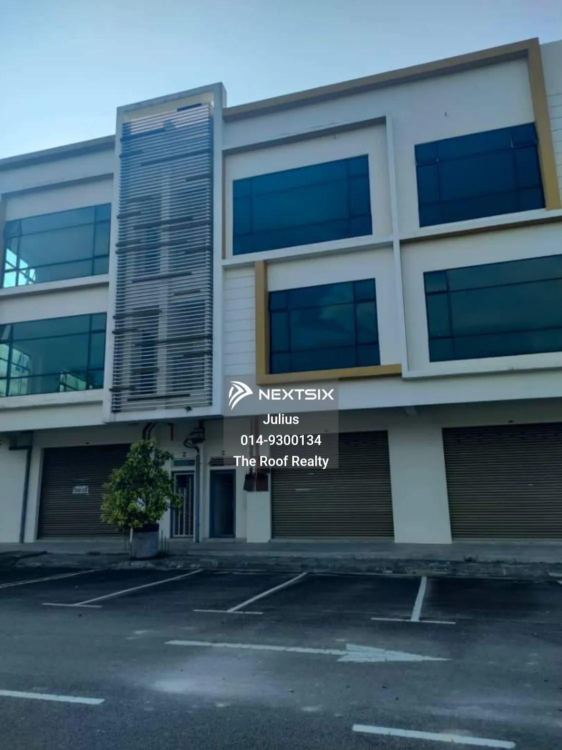 3 storey shoplot