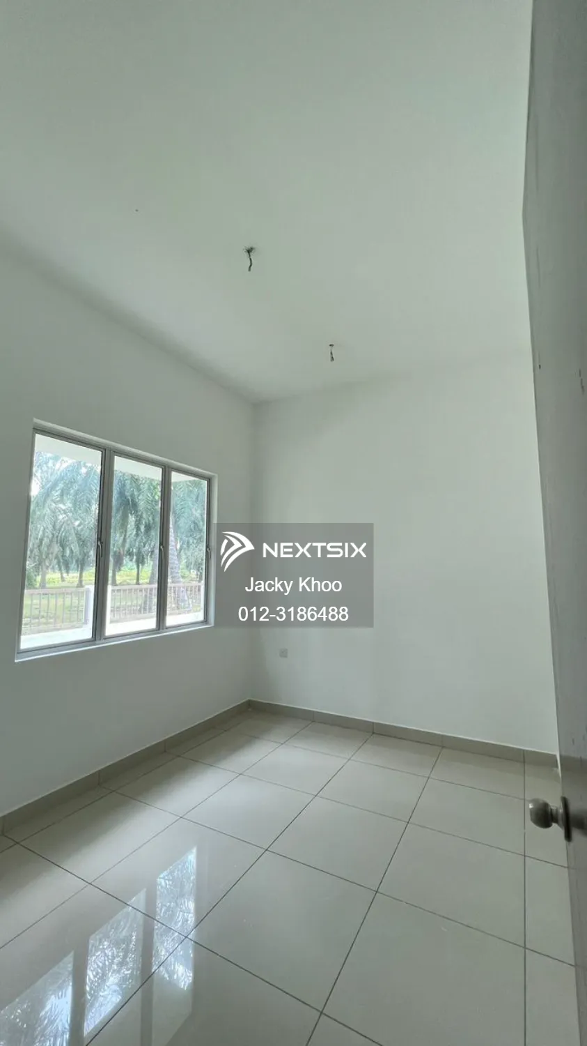 Semi-detached House For Sale in Batang Berjuntai Selangor - Image 6