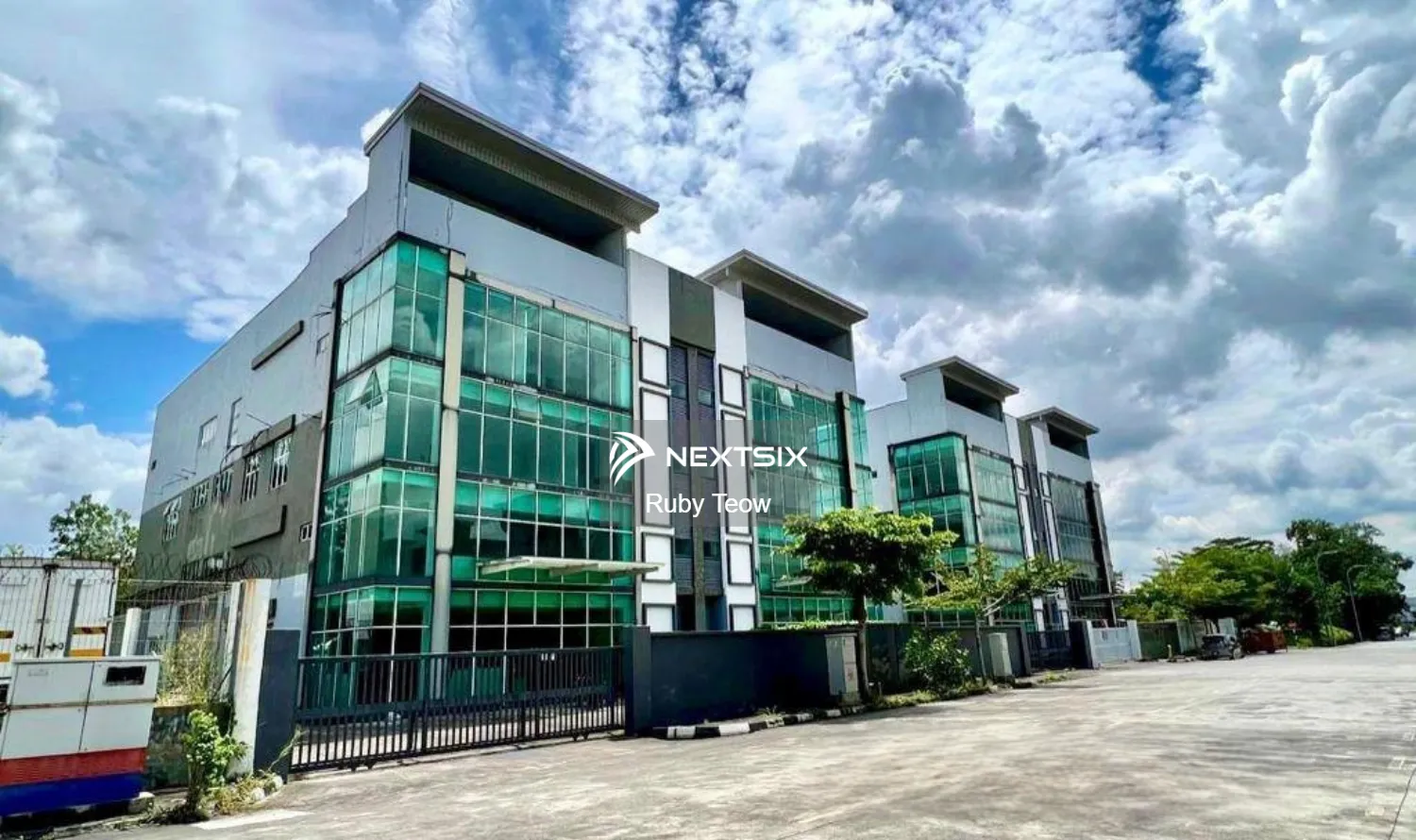 Kawasan Perindustrian Tebrau 3 - 4 Sty Semi-D Factory For Rent