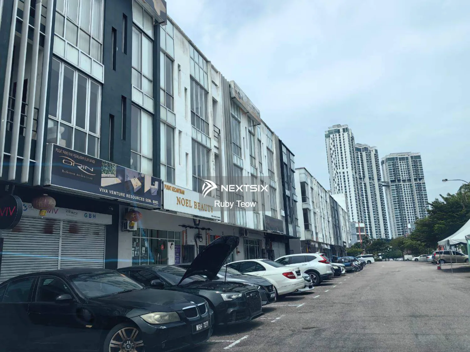 Oasis 2 - 3 Sty Shop Lot (Tenanted) For Sale