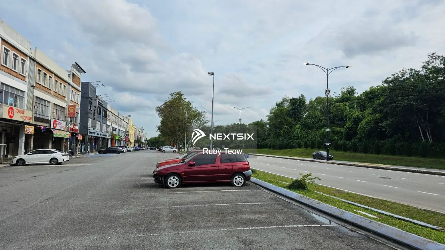 Taman Nusa Sentral - 3 Sty Shop Lot (Tenanted) For Sale