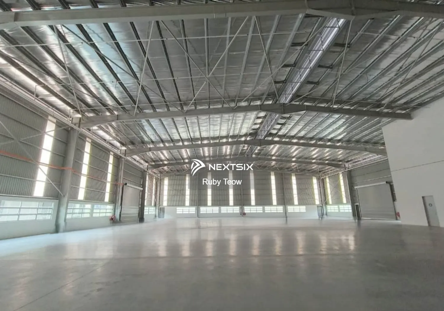 Senai - 1.5 Sty Detached Factory For Rent