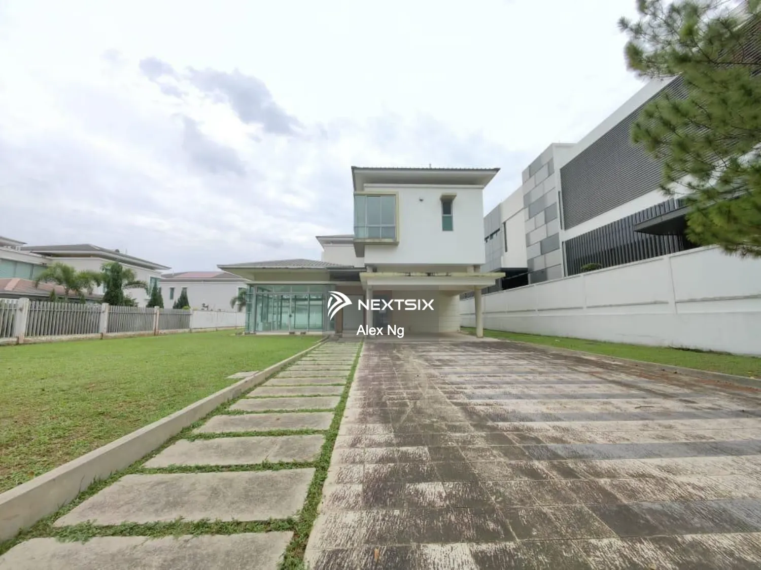 Bungalow For Sale in Tampoi Johor