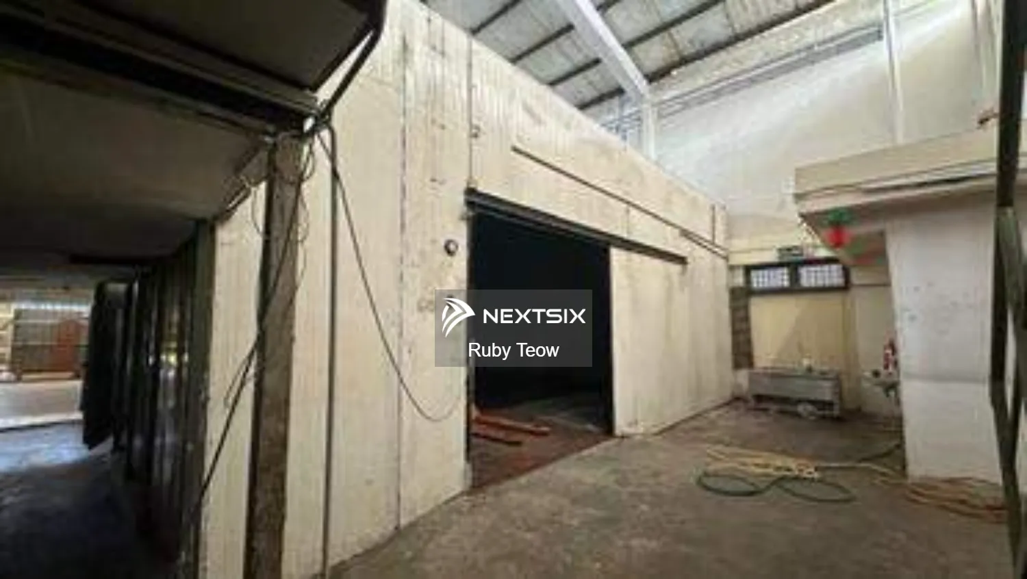 Taman University - Detached Factory (Corner) For Rent