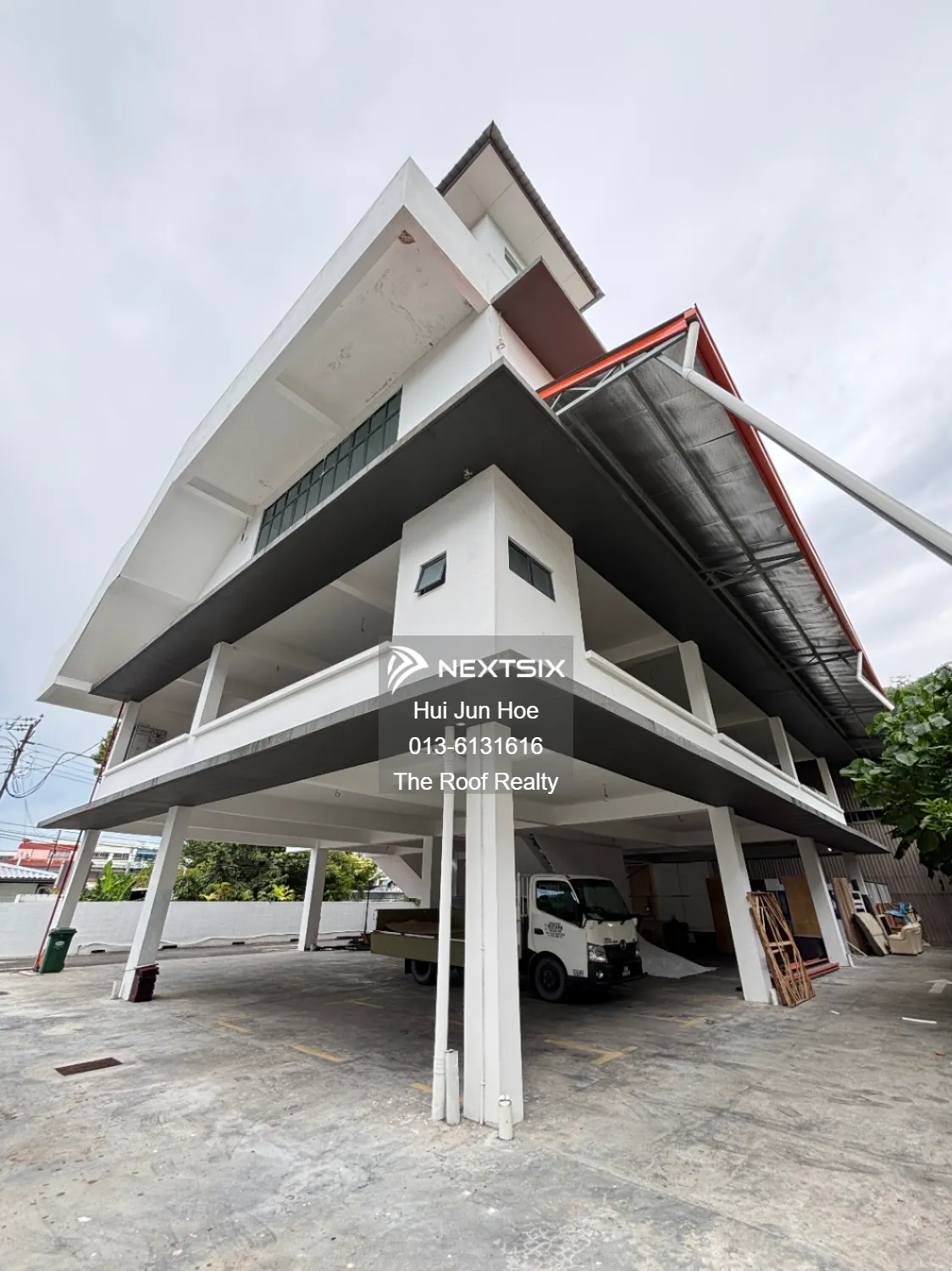 Warehouse cum show room @ Likas